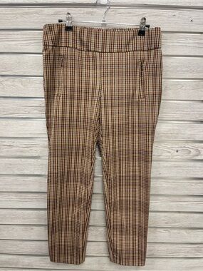 SOHO Plaid Straight-Leg Crop Pants